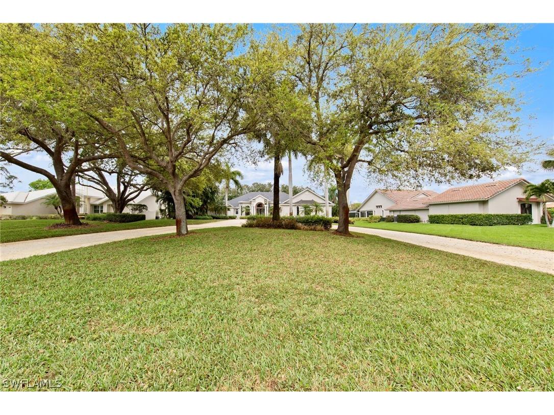 9235 The Lane Naples FL 34109 226011550 image36