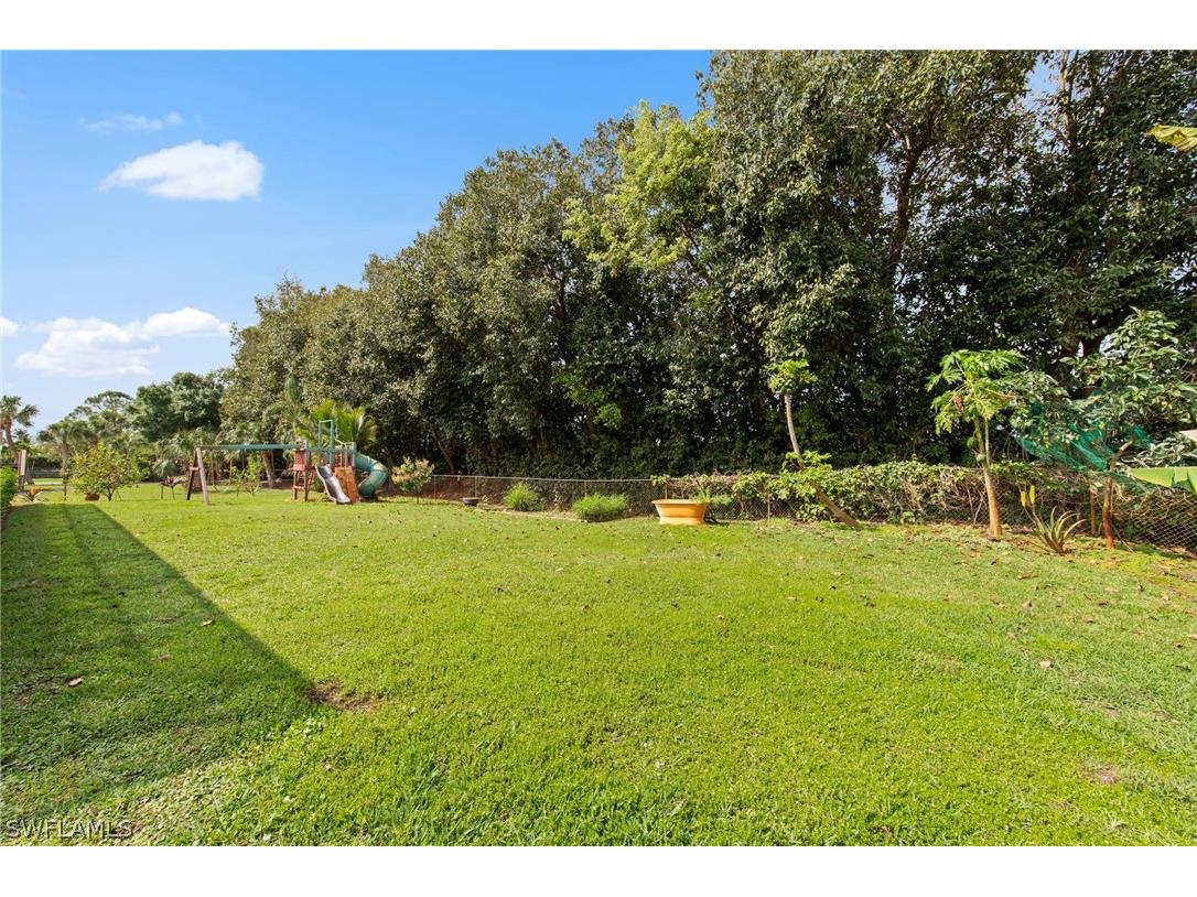 9235 The Lane Naples FL 34109 226011550 image48