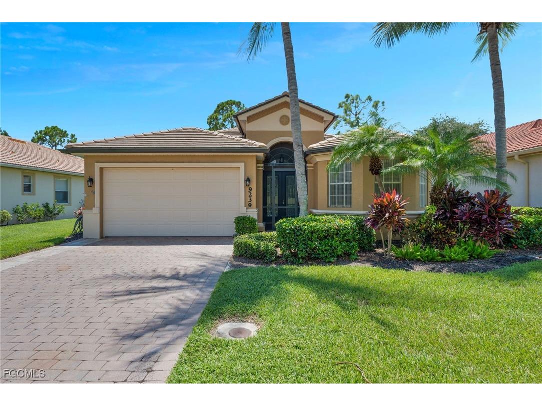 9239 Spanish Moss Way Bonita Springs FL 34135 2025006334 image1