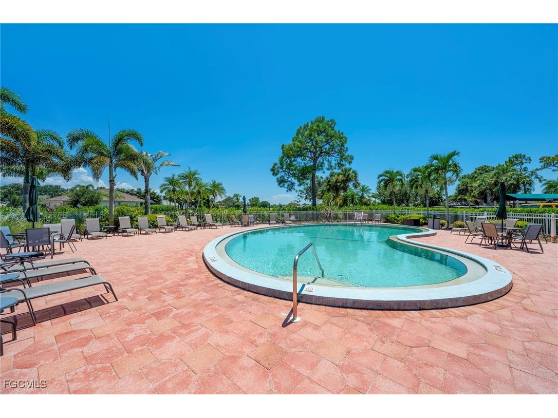 9239 Spanish Moss Way Bonita Springs FL 34135 2025006334 image15