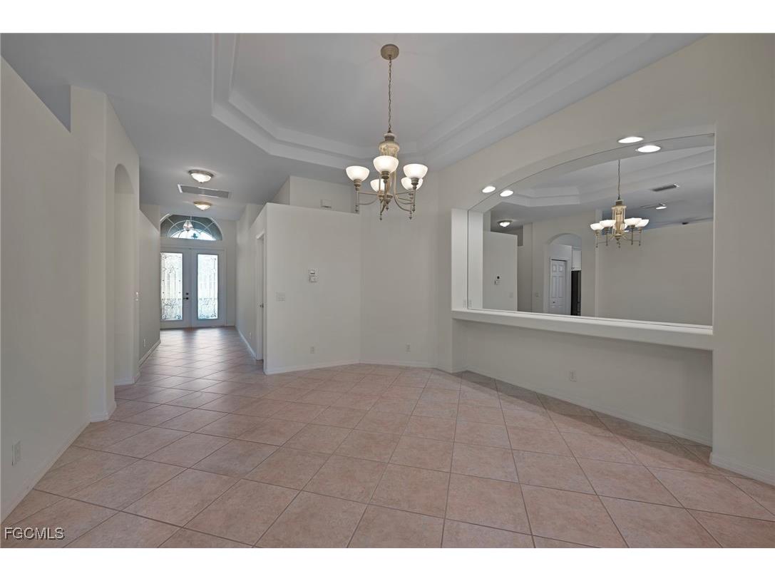 9239 Spanish Moss Way Bonita Springs FL 34135 2025006334 image4