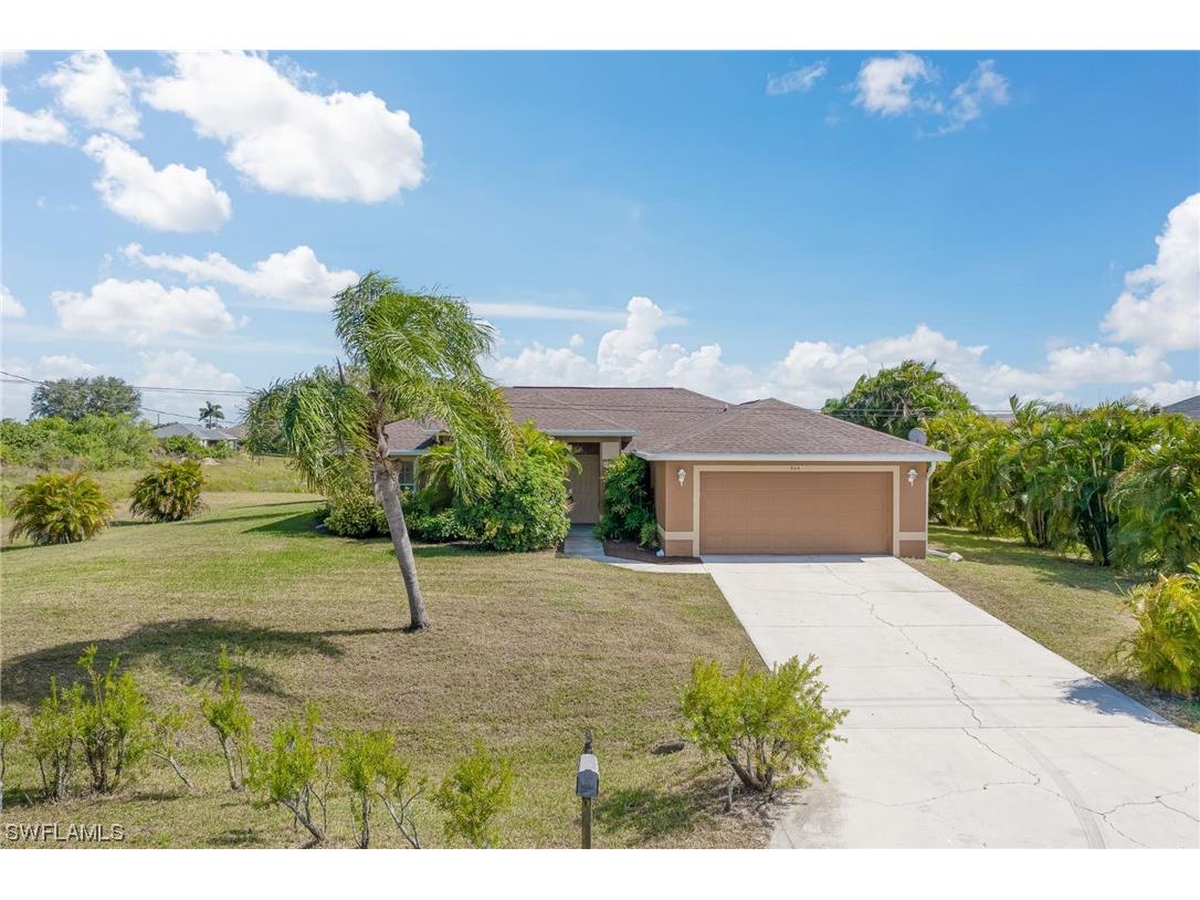 924 Champion Avenue Lehigh Acres FL 33971 223081443 image1