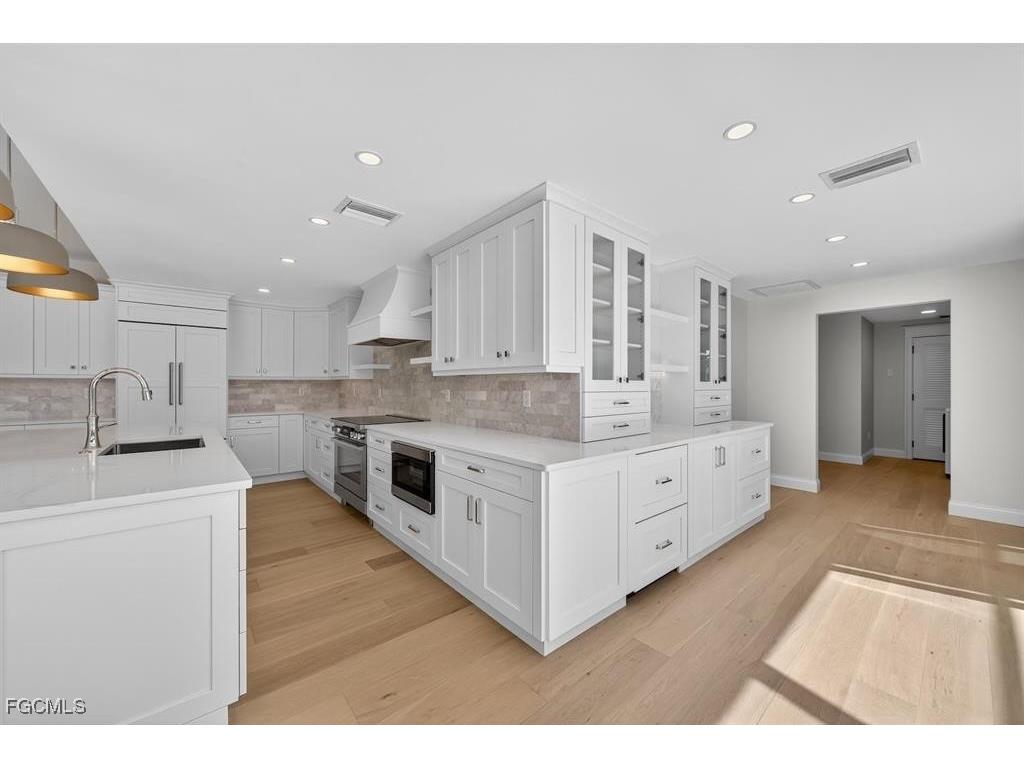 924 Kings Crown Drive Sanibel FL 33957 2025012697 image17