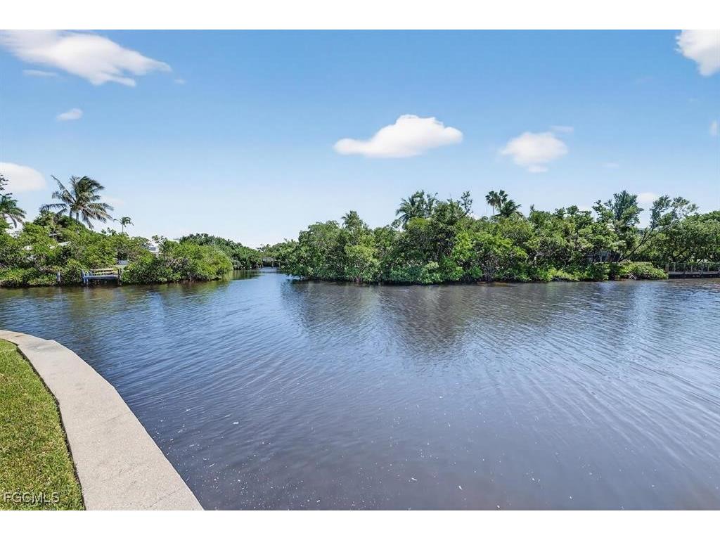 924 Kings Crown Drive Sanibel FL 33957 2025012697 image45