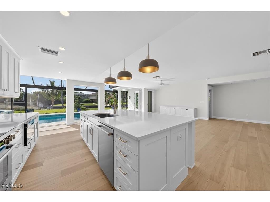 924 Kings Crown Drive Sanibel FL 33957 2025012697 image8