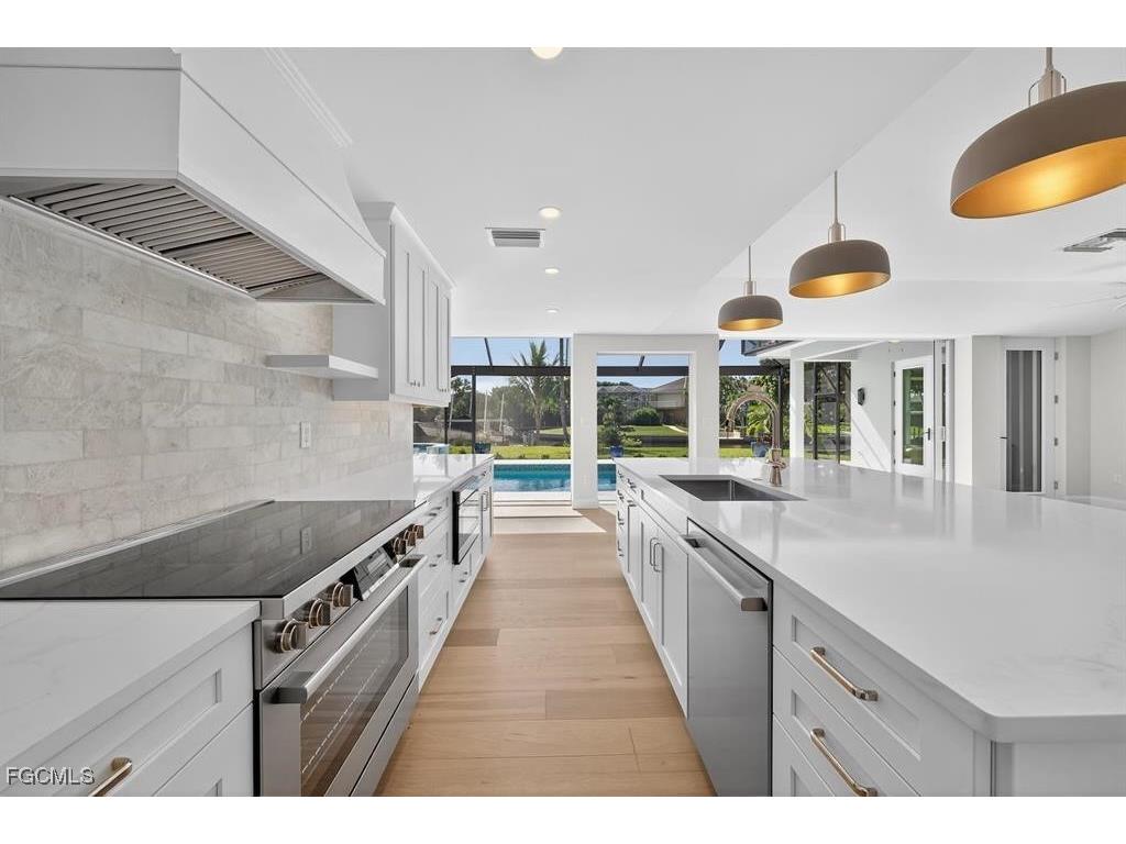 924 Kings Crown Drive Sanibel FL 33957 2025012697 image9