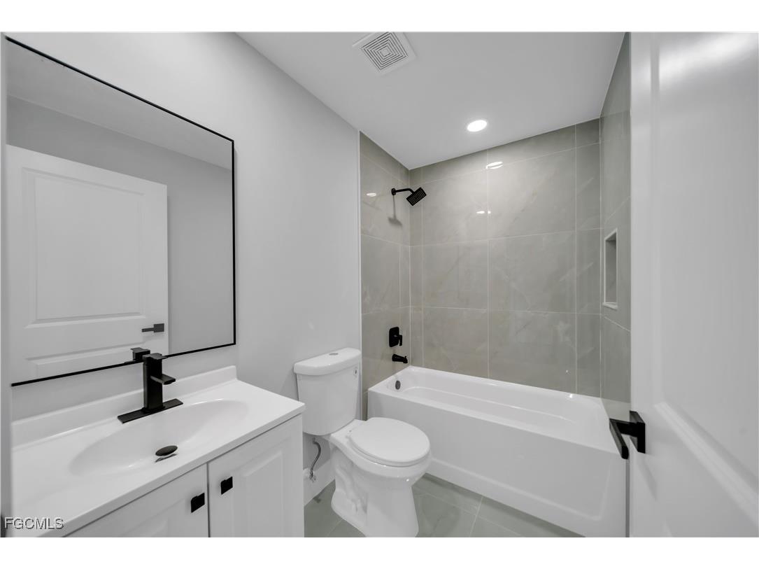 924 Macy Street E Lehigh Acres FL 33974 2025008633 image7