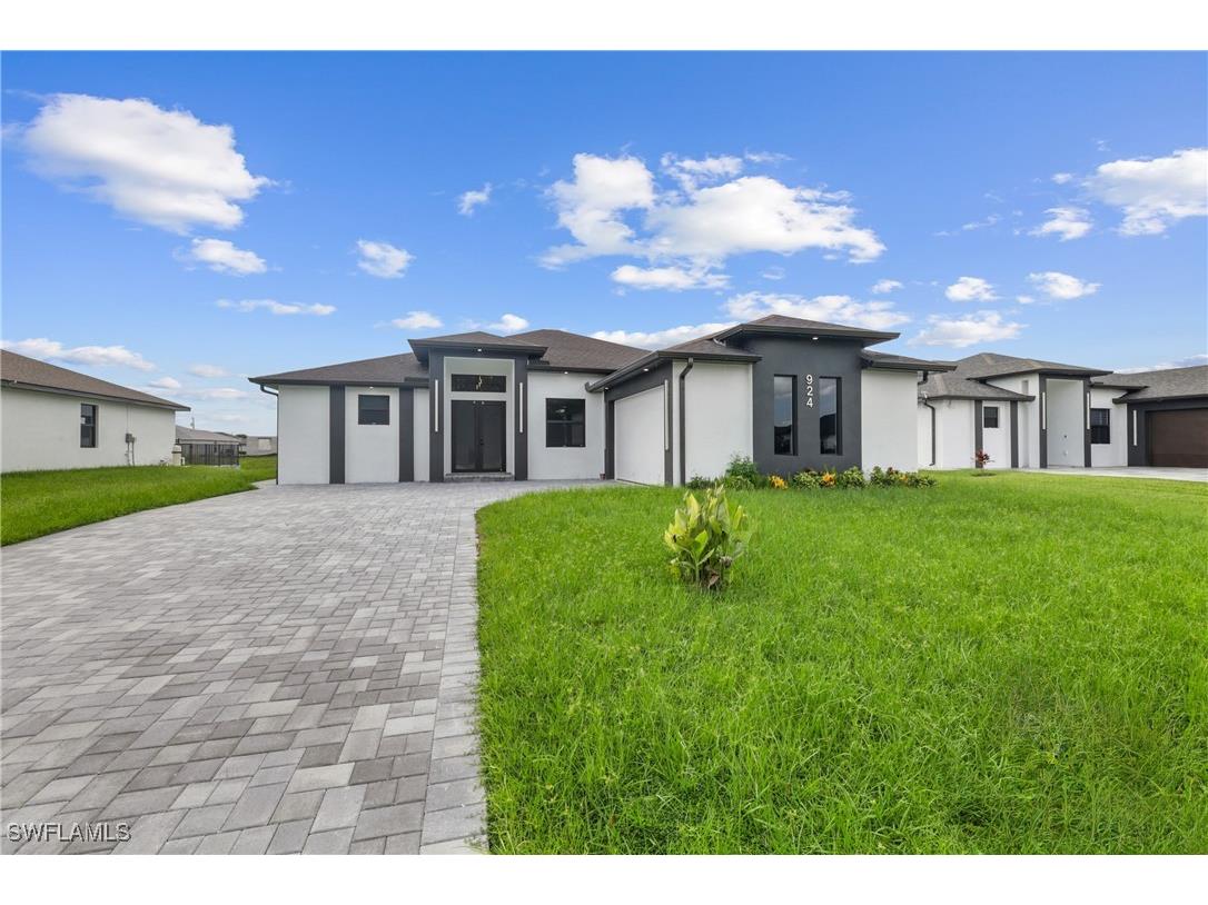 924 NE 14th Avenue Cape Coral FL 33909 224070352 image1