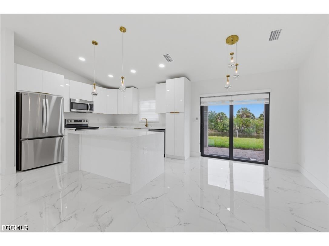 924 NE 20th Street Cape Coral FL 33909 2026020181 image5