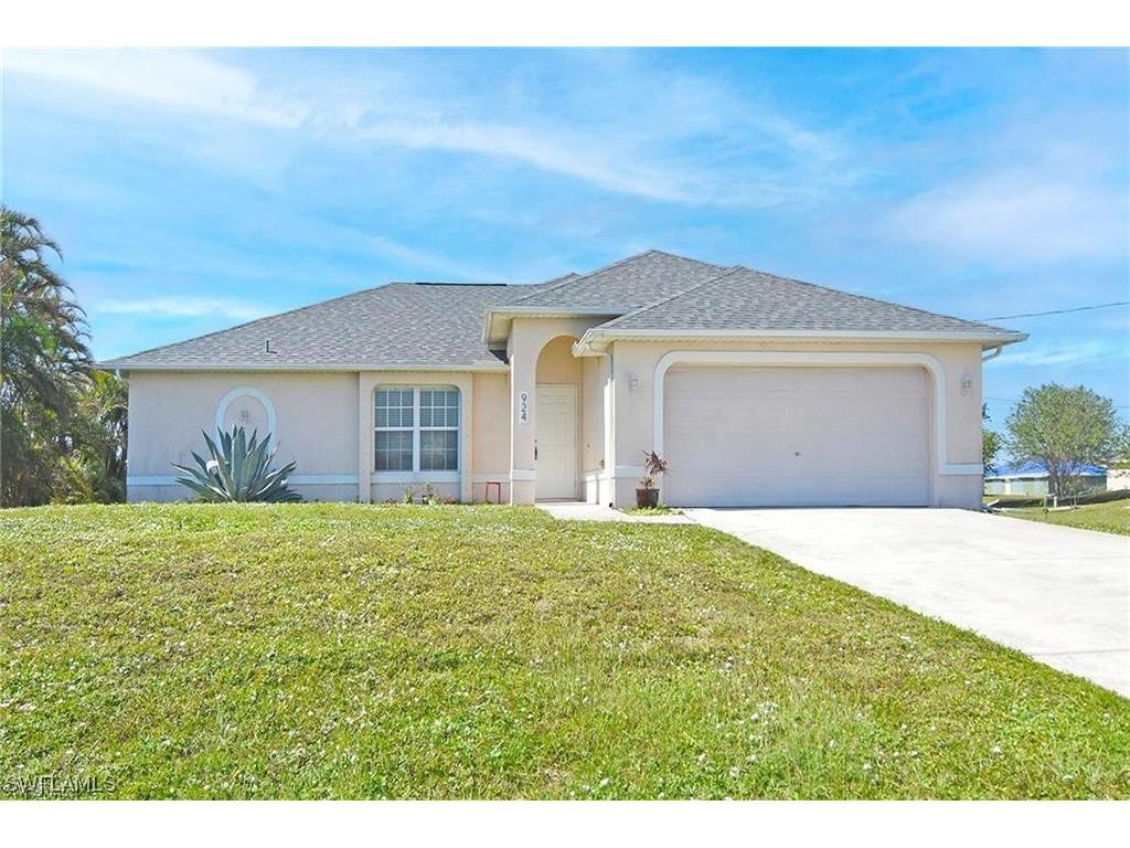924 NW 12th Place Cape Coral FL 33993 223082360 image1