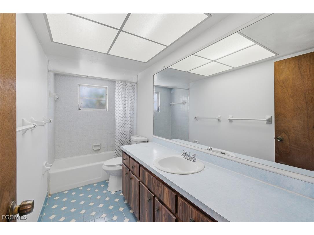 924 SE 24th Avenue #A Cape Coral FL 33990 2025019590 image12