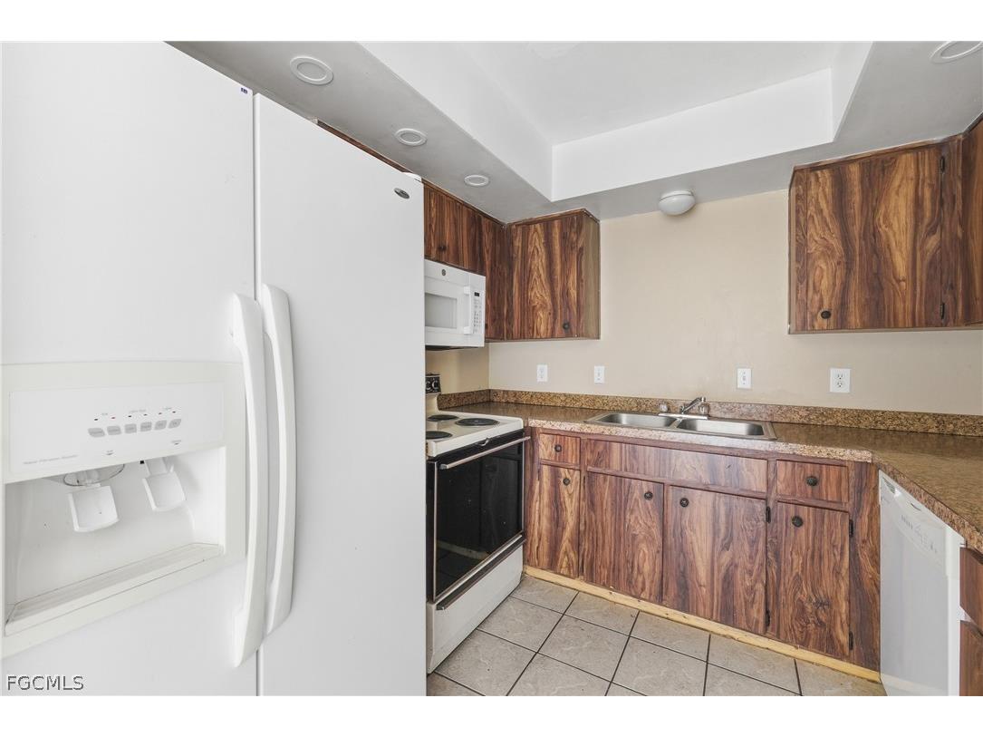 924 SE 24th Avenue #A & B Cape Coral FL 33990 2025019590 image24