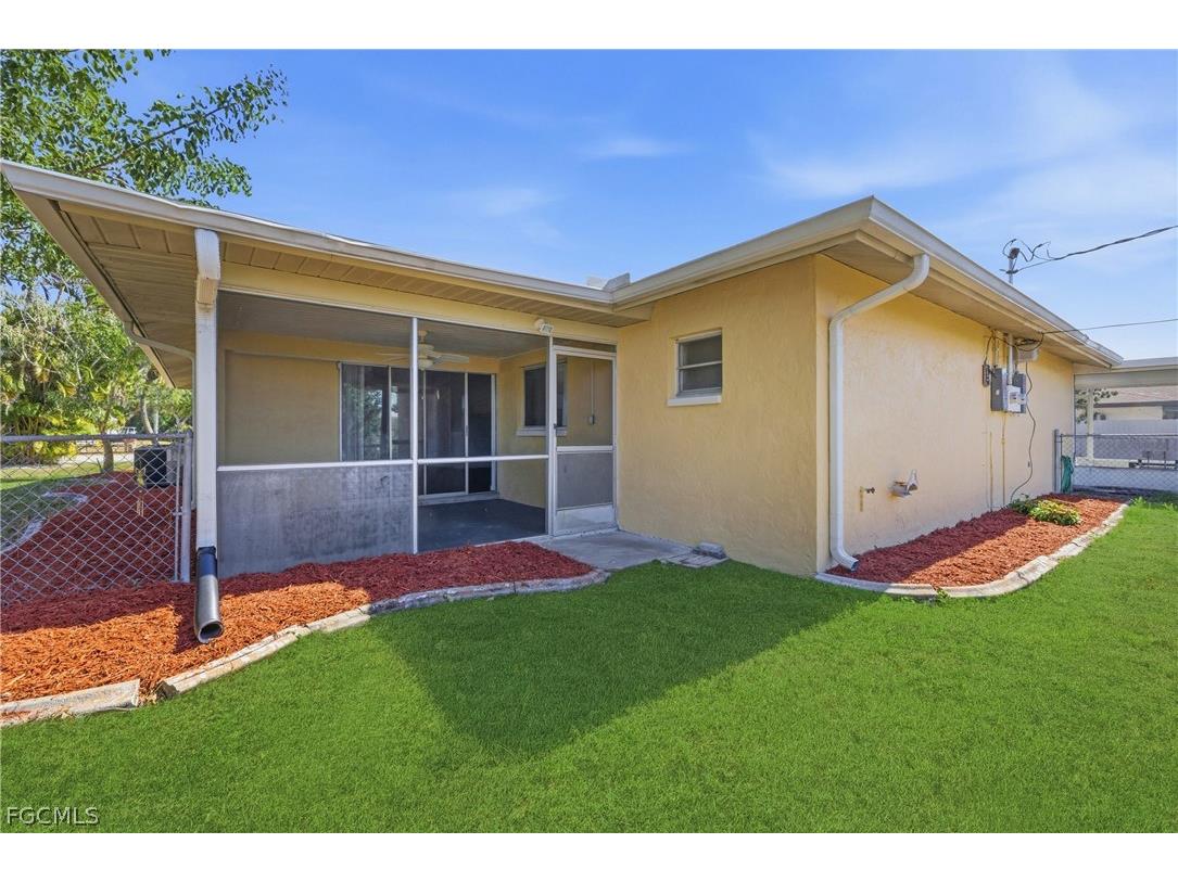 924 SE 24th Avenue #A & B Cape Coral FL 33990 2025019590 image29