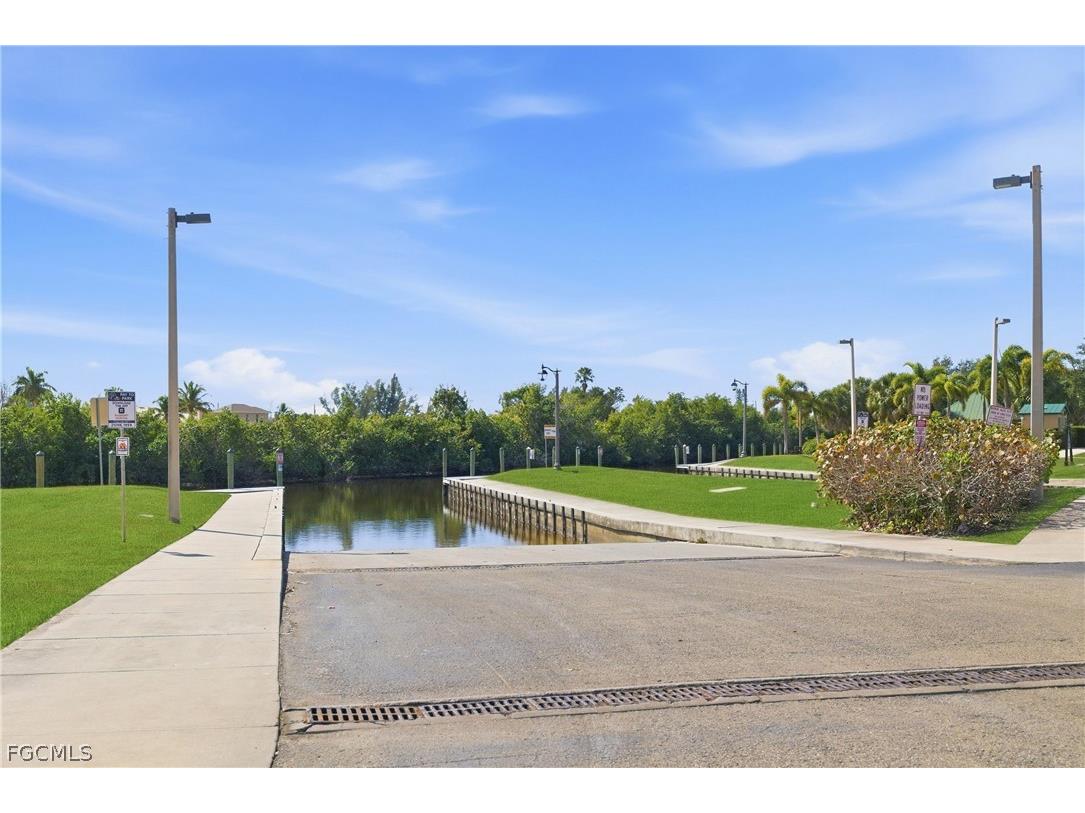 924 SE 24th Avenue #A & B Cape Coral FL 33990 2025019590 image33