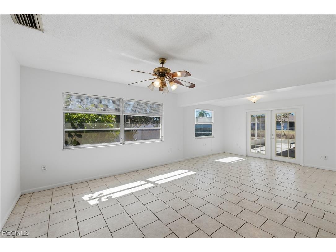 924 SE 24th Avenue #A Cape Coral FL 33990 2025019590 image4