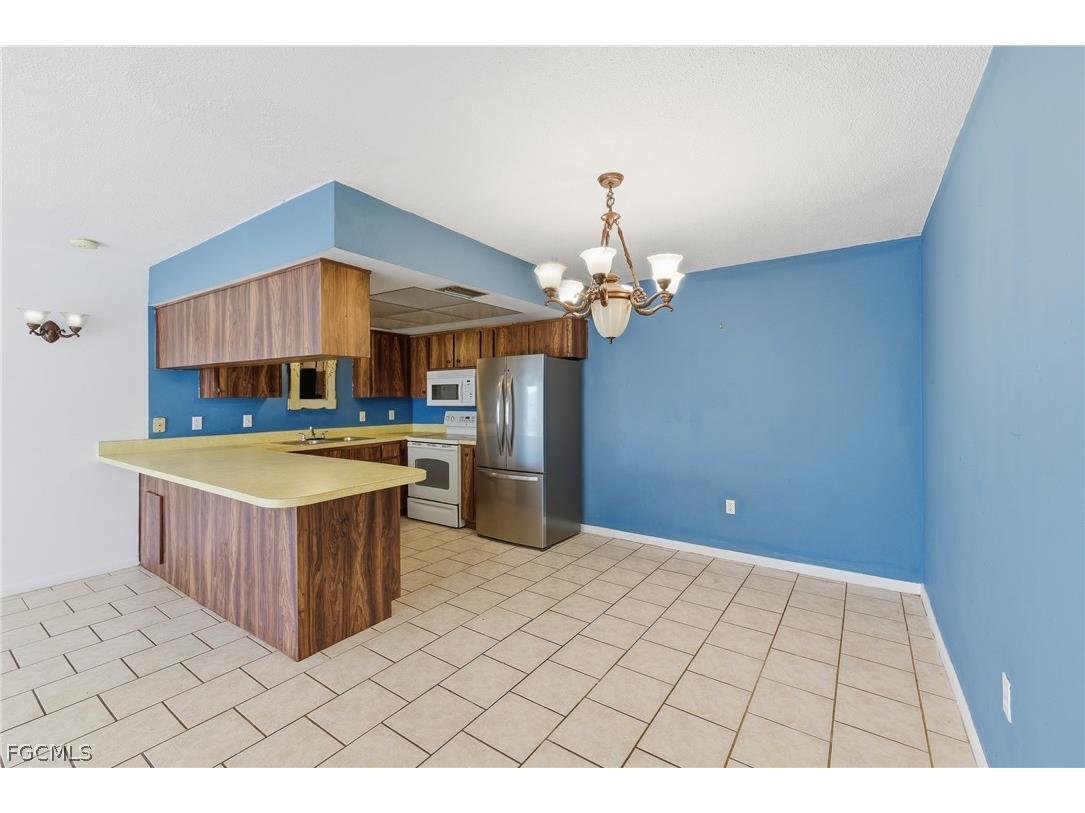 924 SE 24th Avenue #A Cape Coral FL 33990 2025019590 image5