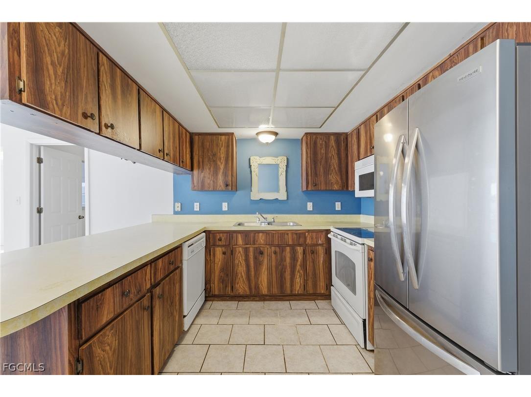 924 SE 24th Avenue #A Cape Coral FL 33990 2025019590 image7