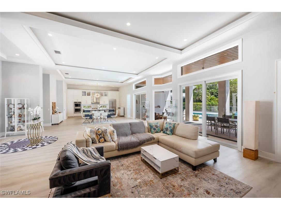 9240 The Lane Naples FL 34109 225072429 image1