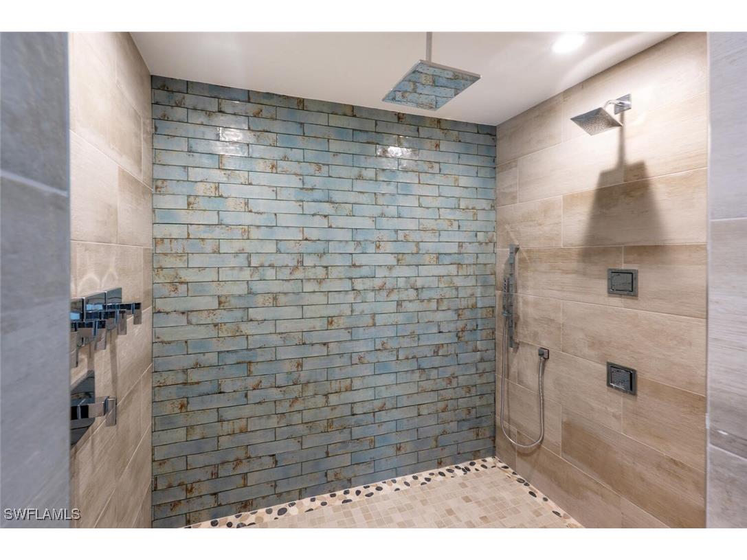 9240 The Lane Naples FL 34109 225072429 image24