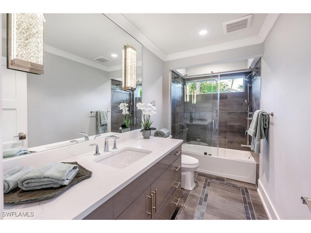 9240 The Lane Naples FL 34109 225072429 image37