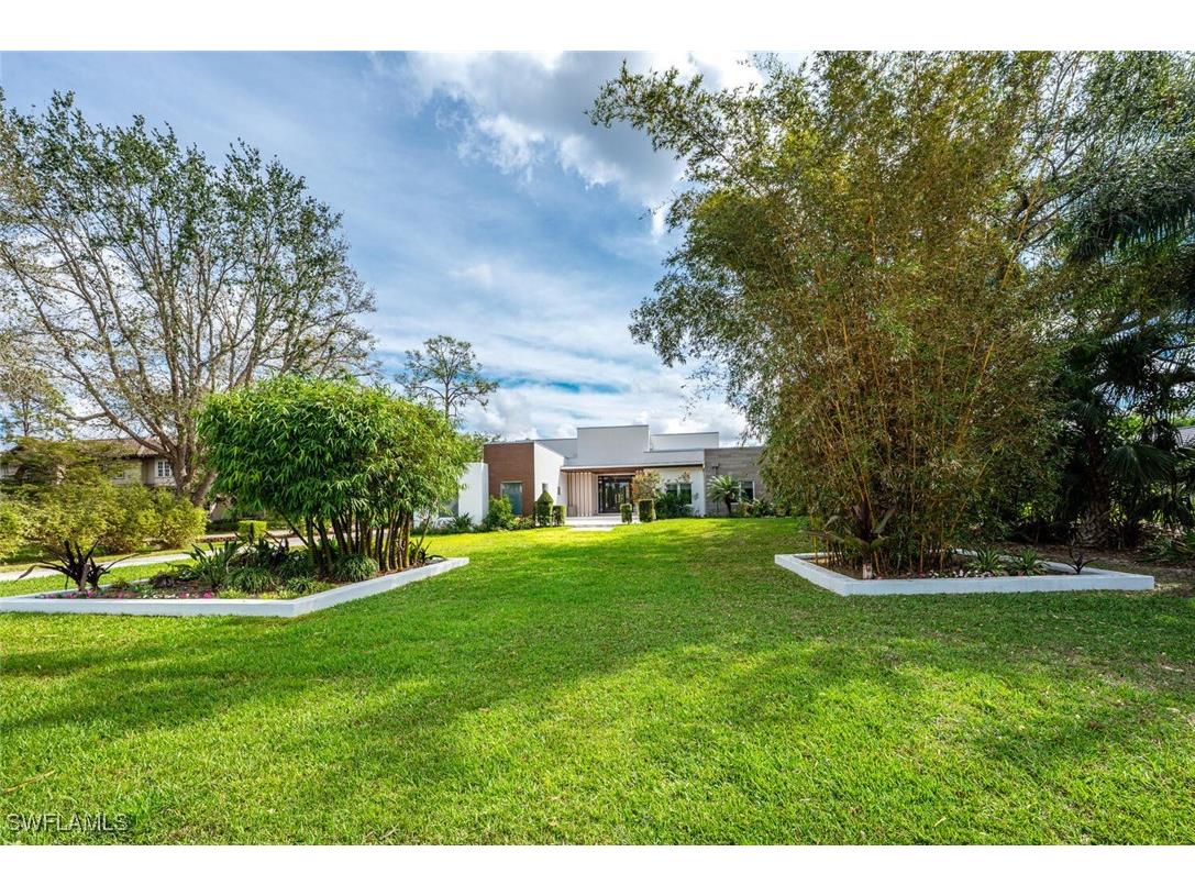 9240 The Lane Naples FL 34109 225072429 image5