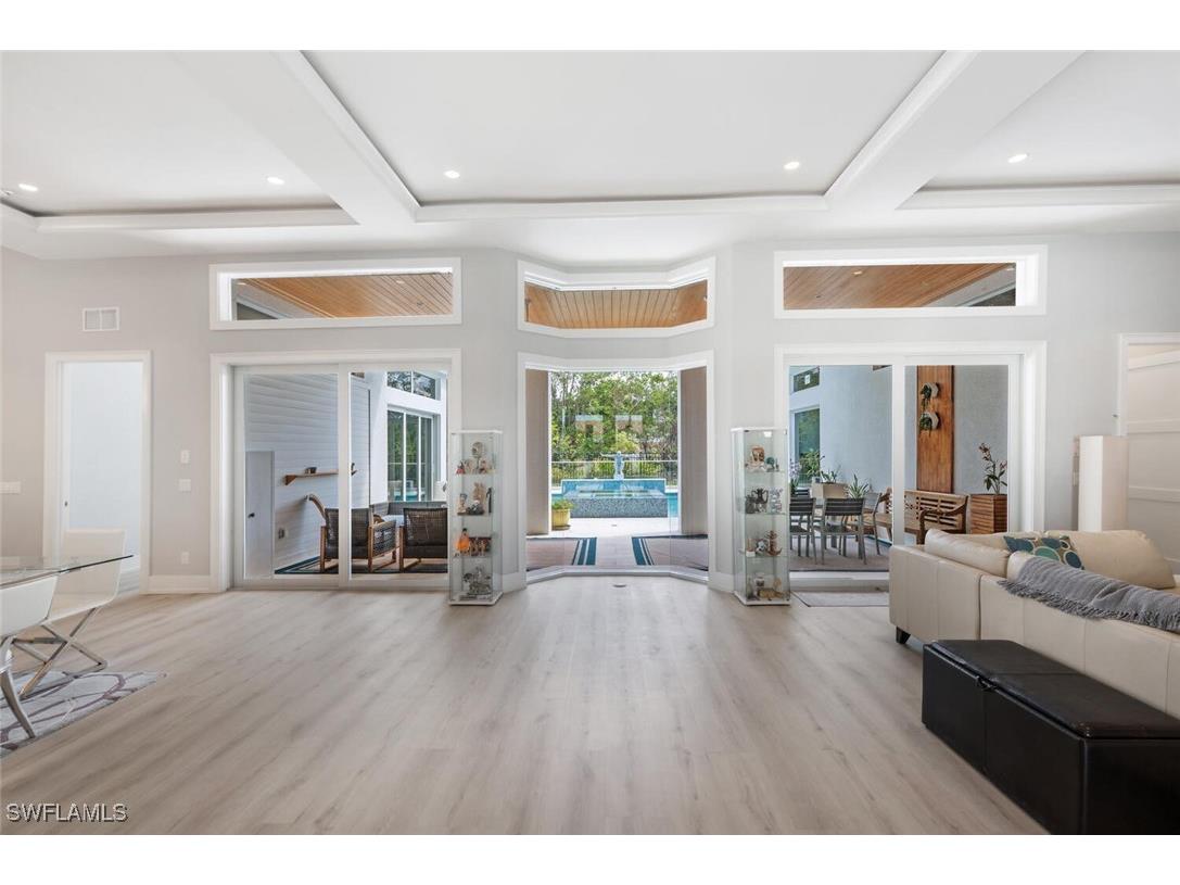 9240 The Lane Naples FL 34109 225072429 image6