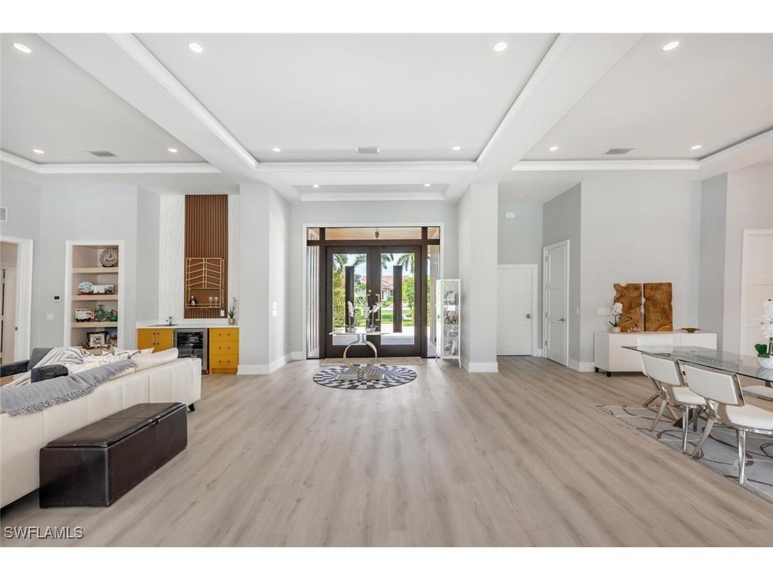 9240 The Lane Naples FL 34109 225072429 image7