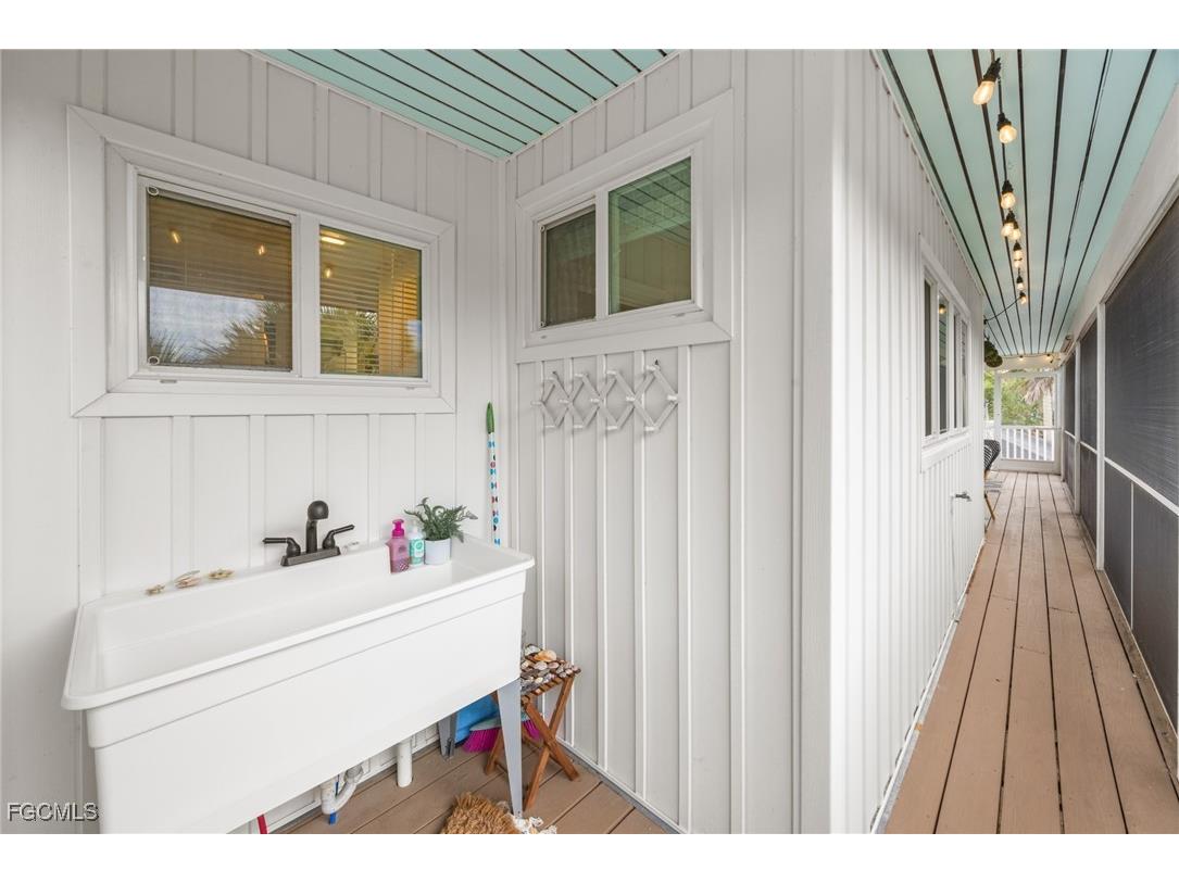 9247 Dimmick Drive Sanibel FL 33957 2025018937 image19