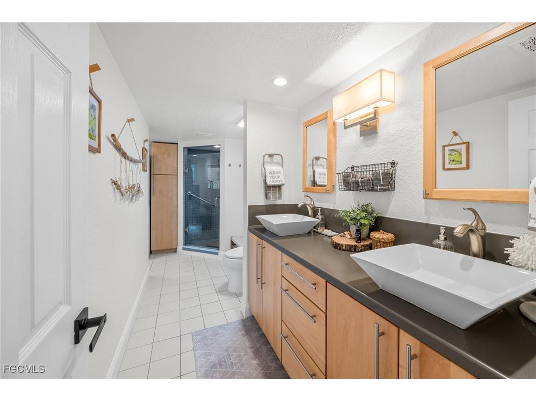 9247 Dimmick Drive Sanibel FL 33957 2025018937 image24