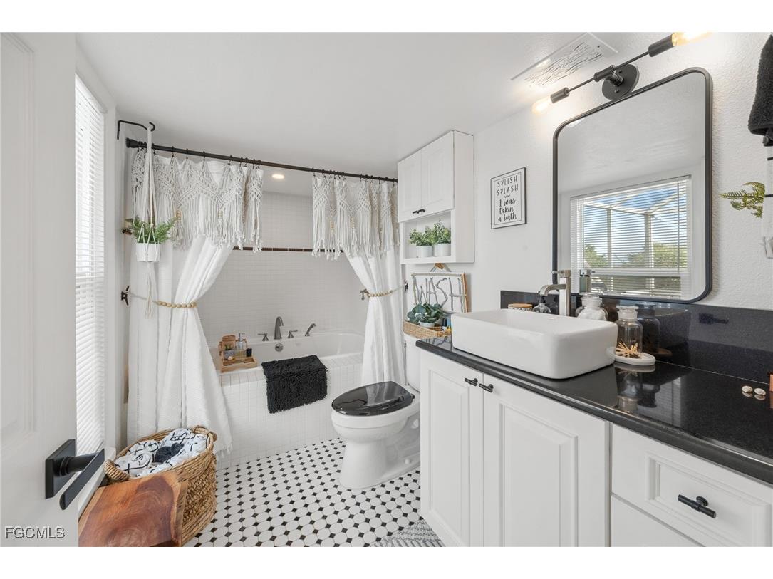 9247 Dimmick Drive Sanibel FL 33957 2025018937 image30