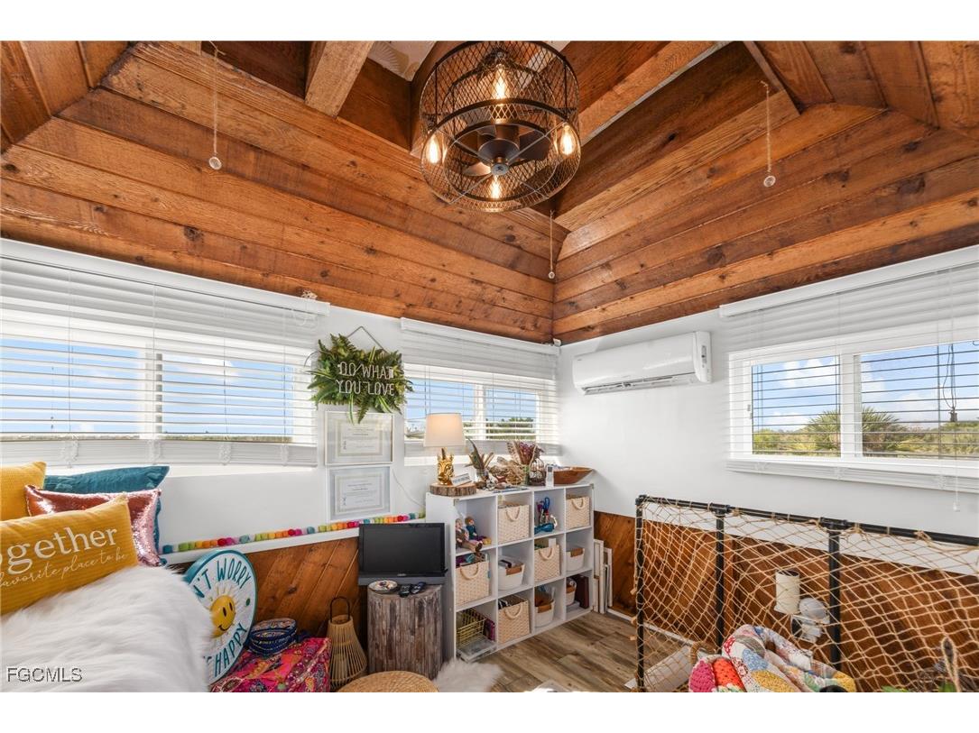 9247 Dimmick Drive Sanibel FL 33957 2025018937 image36