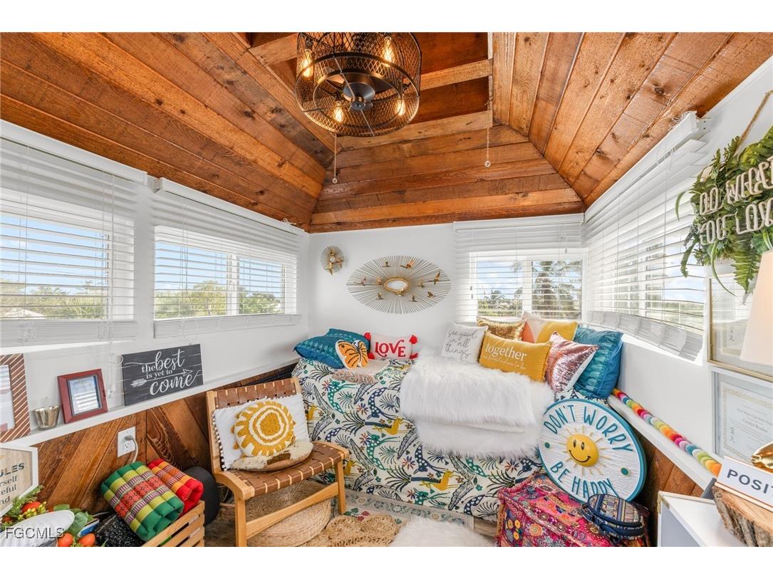 9247 Dimmick Drive Sanibel FL 33957 2025018937 image37