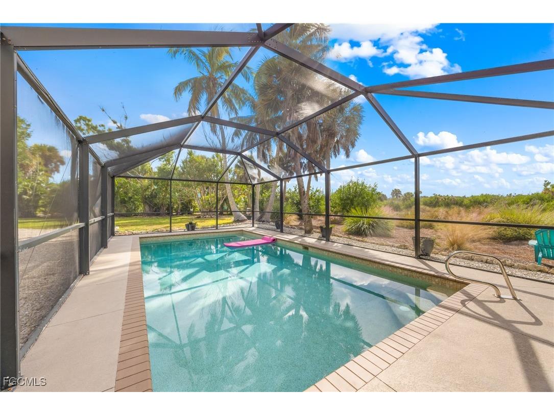 9247 Dimmick Drive Sanibel FL 33957 2025018937 image38