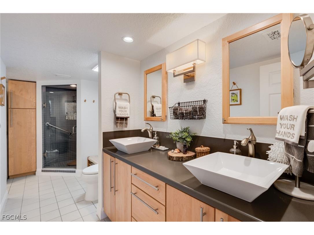 9247 Dimmick Drive Sanibel FL 33957 2026013958 image10