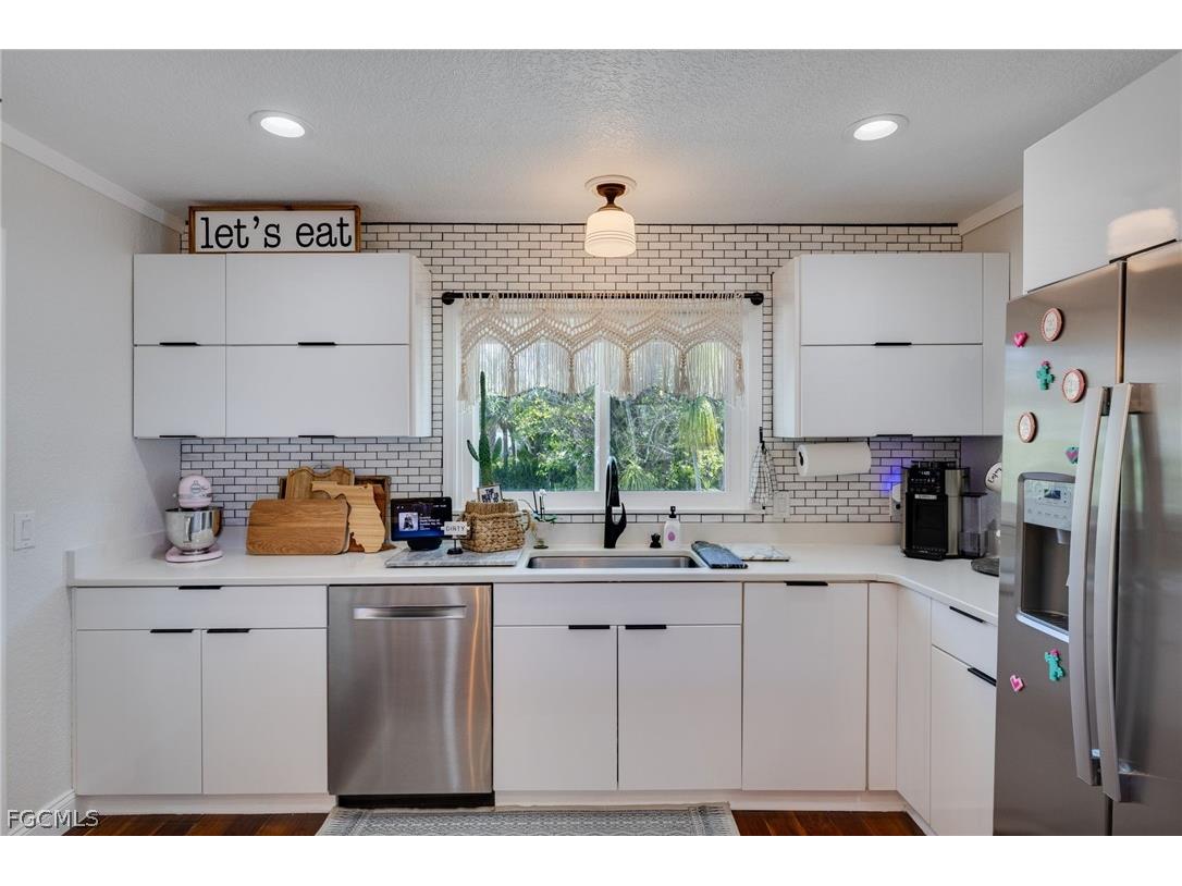 9247 Dimmick Drive Sanibel FL 33957 2026013958 image17