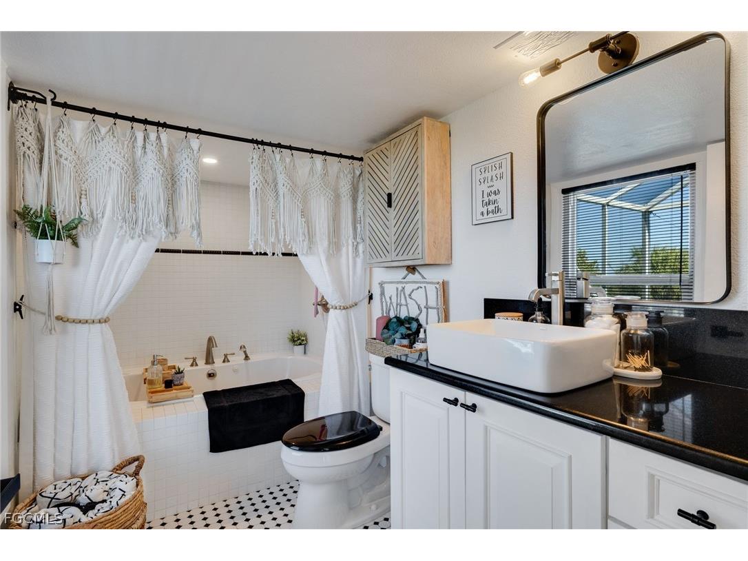 9247 Dimmick Drive Sanibel FL 33957 2026013958 image24