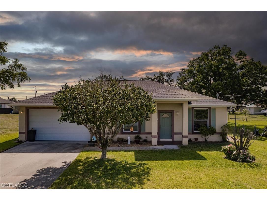 925 NE 1st Place Cape Coral FL 33909 223031076 image1