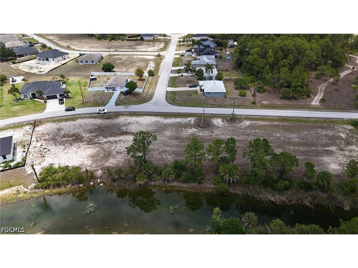 925 NW 3rd Place Cape Coral FL 33993 2026011103 image1
