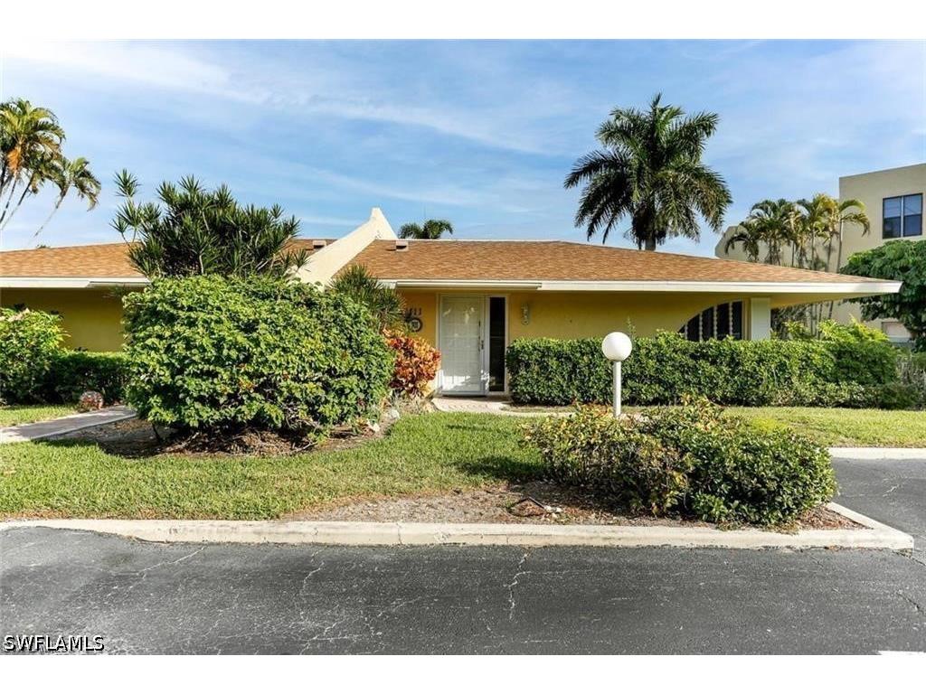 925 Palm View Drive #111 Naples FL 34110 226025684 image1