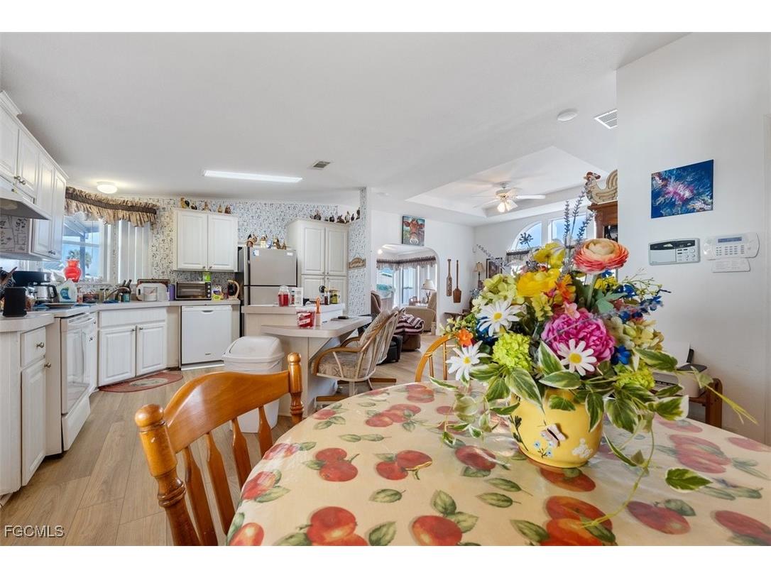 925 Yacht Club Way NW Moore Haven FL 33471 2026003308 image16