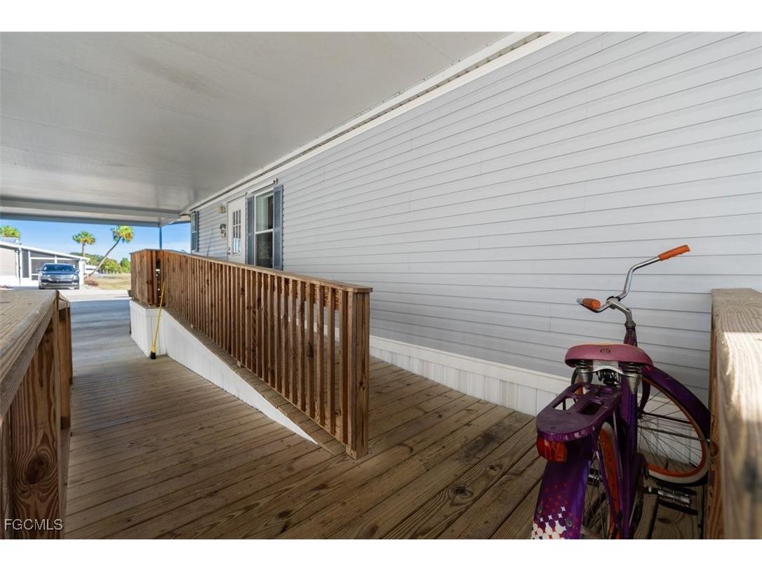 925 Yacht Club Way NW Moore Haven FL 33471 2026003308 image4