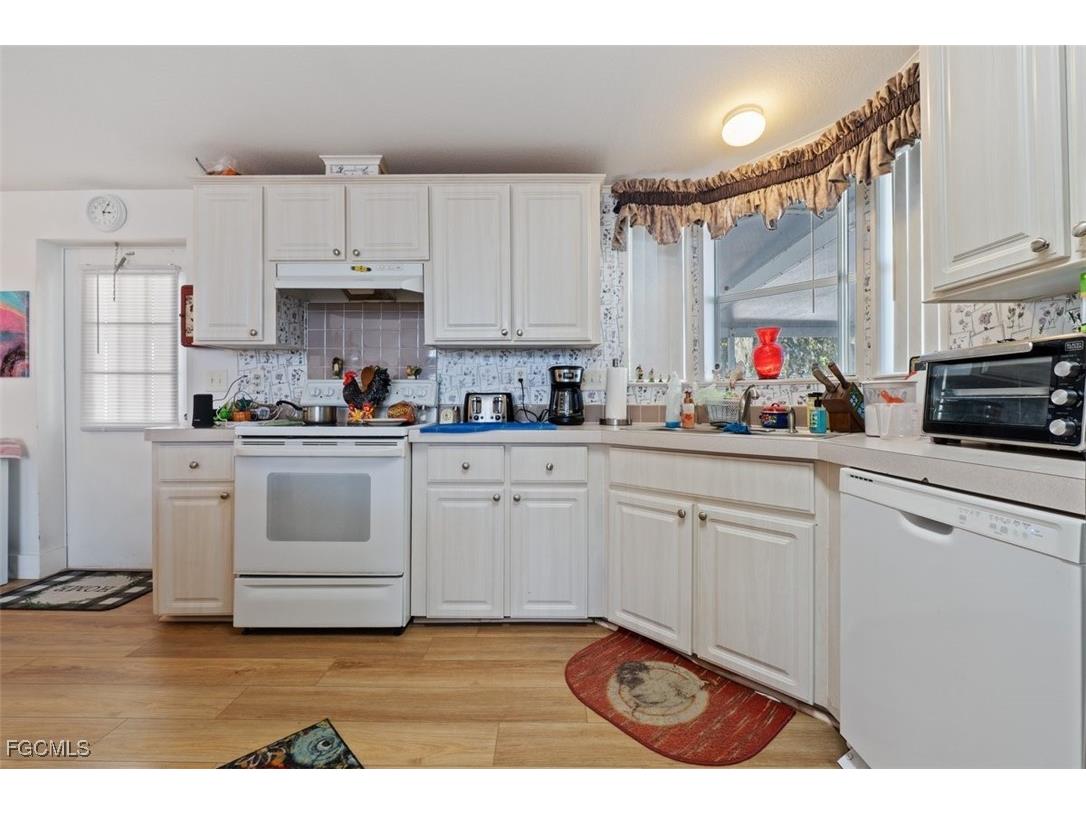 925 Yacht Club Way NW Moore Haven FL 33471 2026003308 image8