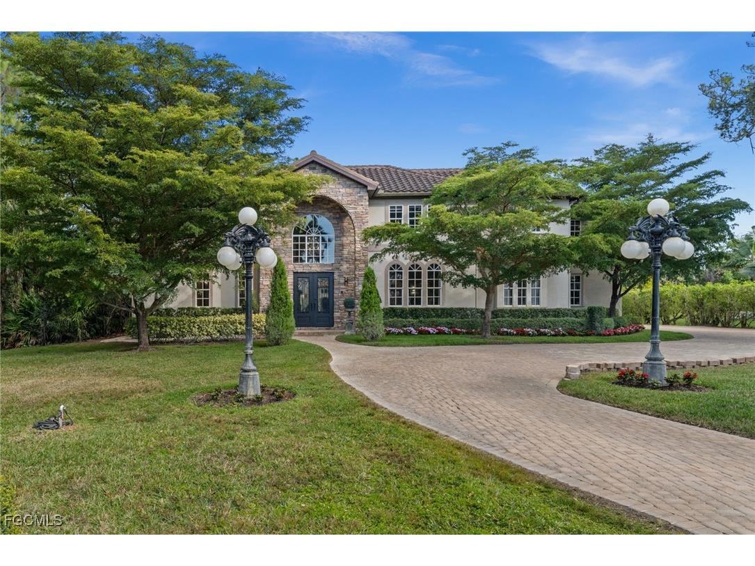 9250 The Lane Naples FL 34109 2025024233 image1