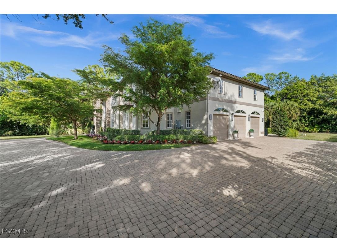 9250 The Lane Naples FL 34109 2025024233 image3