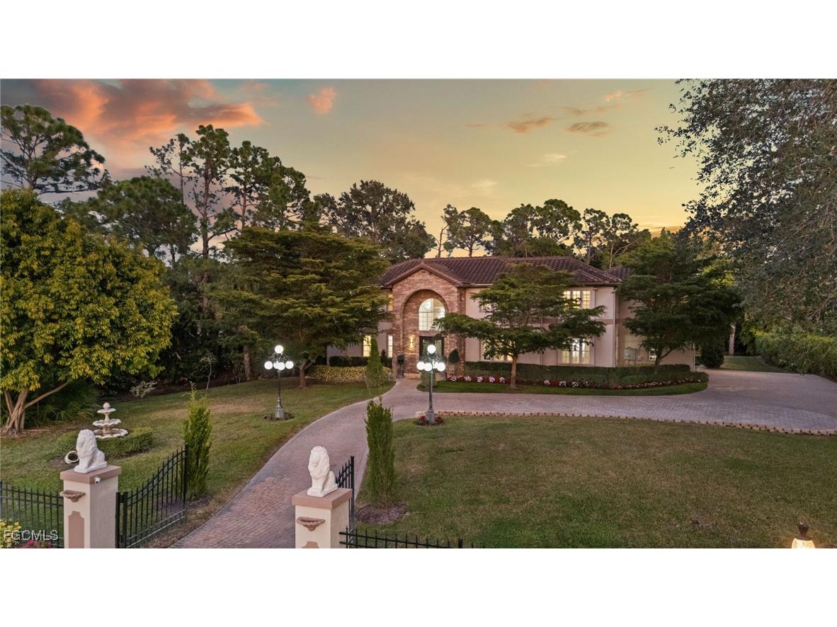 9250 The Lane Naples FL 34109 2025024233 image4