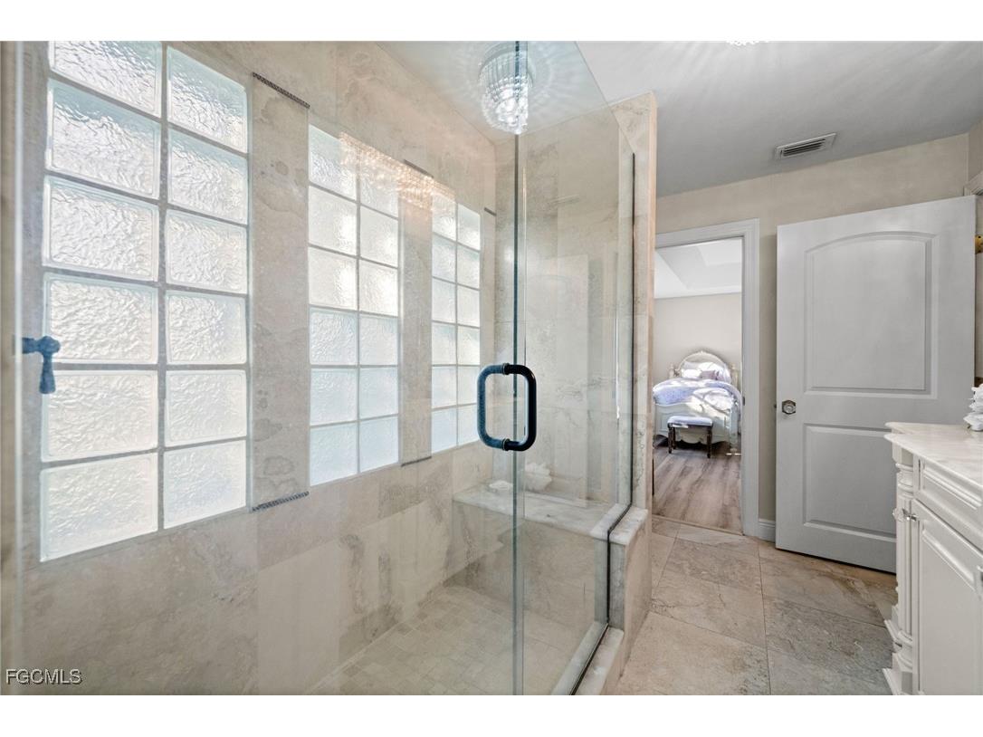 9250 The Lane Naples FL 34109 2025024233 image42