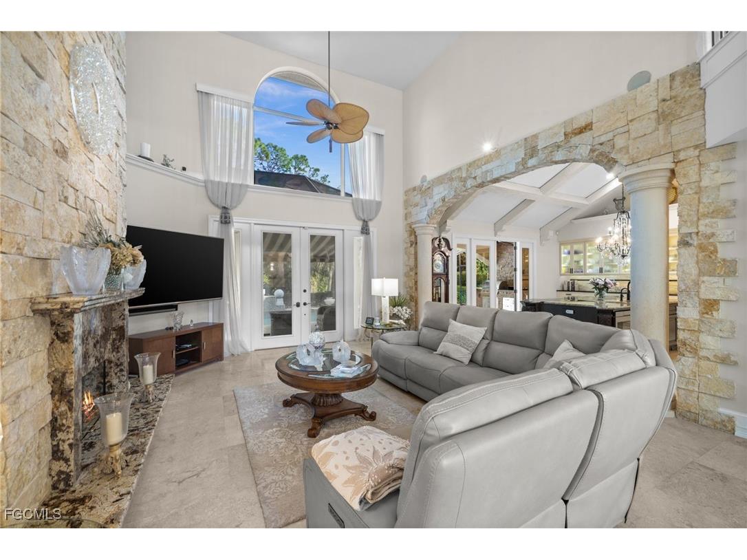 9250 The Lane Naples FL 34109 2025024233 image8