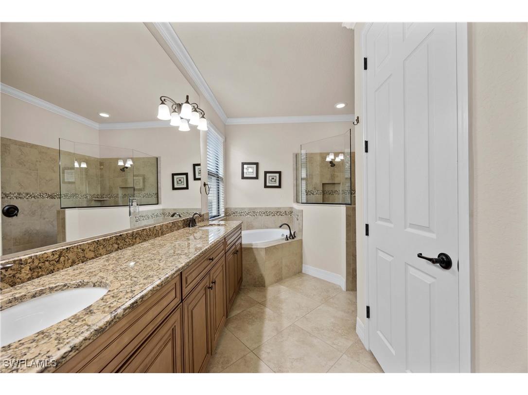 9254 Veneto Place Naples FL 34113 225059011 image12