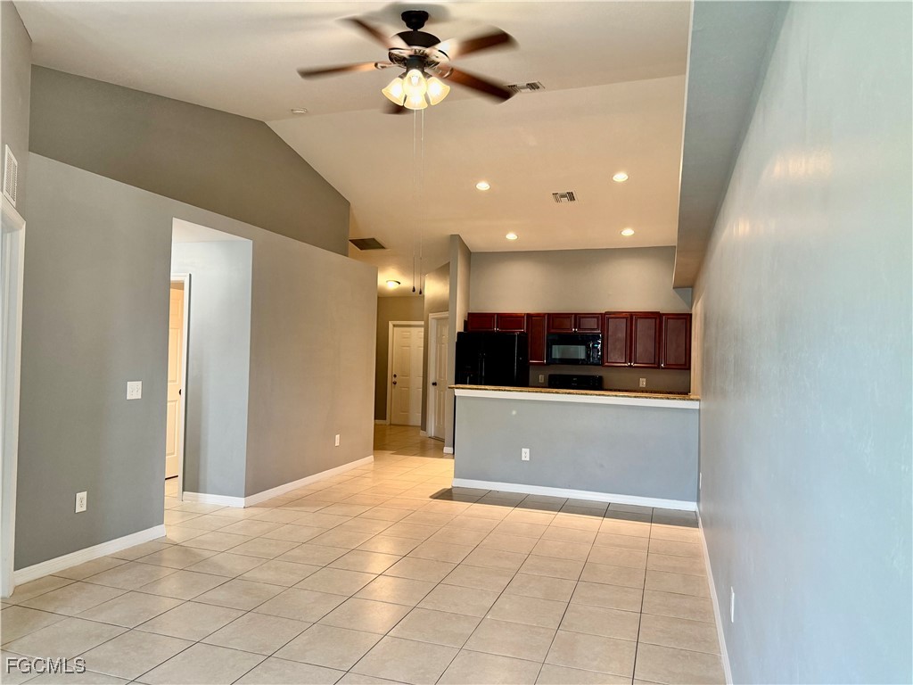 926/928 SW 39th Terrace Cape Coral FL 33914 2025007499 image3