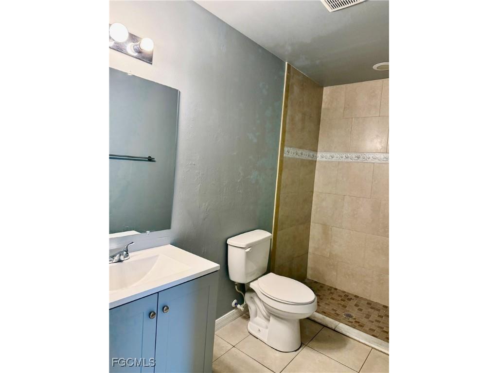 926/928 SW 39th Terrace Cape Coral FL 33914 2025007499 image6